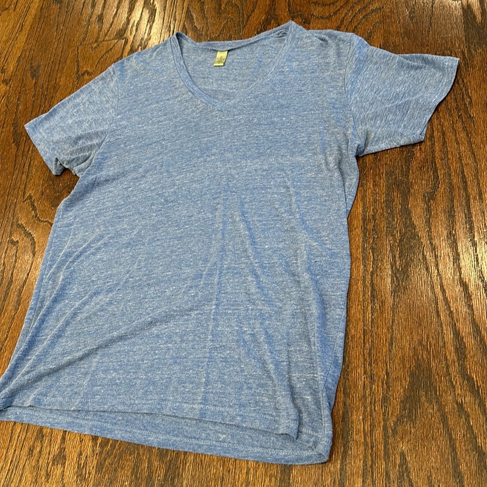 Alternative Earth men’s tee, size L, blue